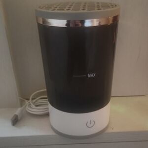 Black and White Electric Makeup Brush Cleaning Device NWOT